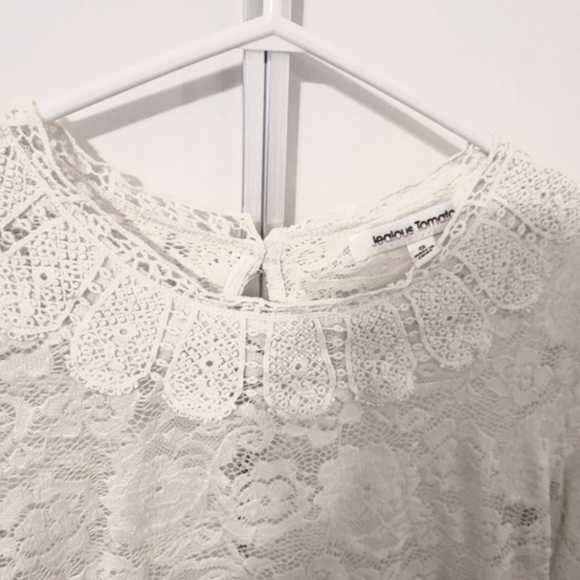 🎀Jealous Tomato lace blouse in cream/ivory - Picture 2 of 3